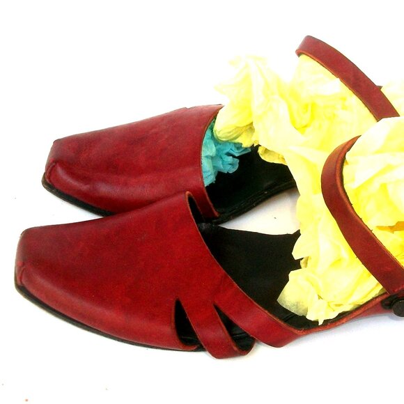 CYDWOQ Vintage "Net" Handmade EcoFriendly Side-Button Red-Leather Flats 9M $339 - Picture 5 of 9